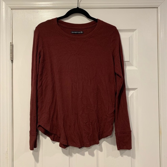 Abercrombie and Fitch Round Hem Plush Ribbed Long Sleep Top - Picture 1 of 3